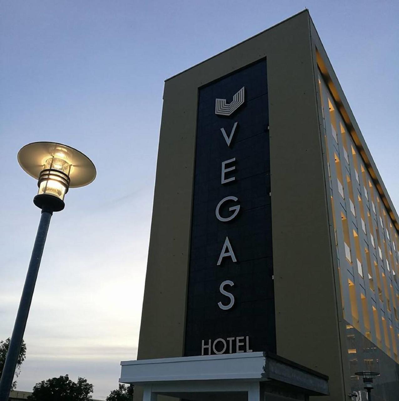 Naypyidaw Vegas Hotel - Nay Pyi Taw מראה חיצוני תמונה